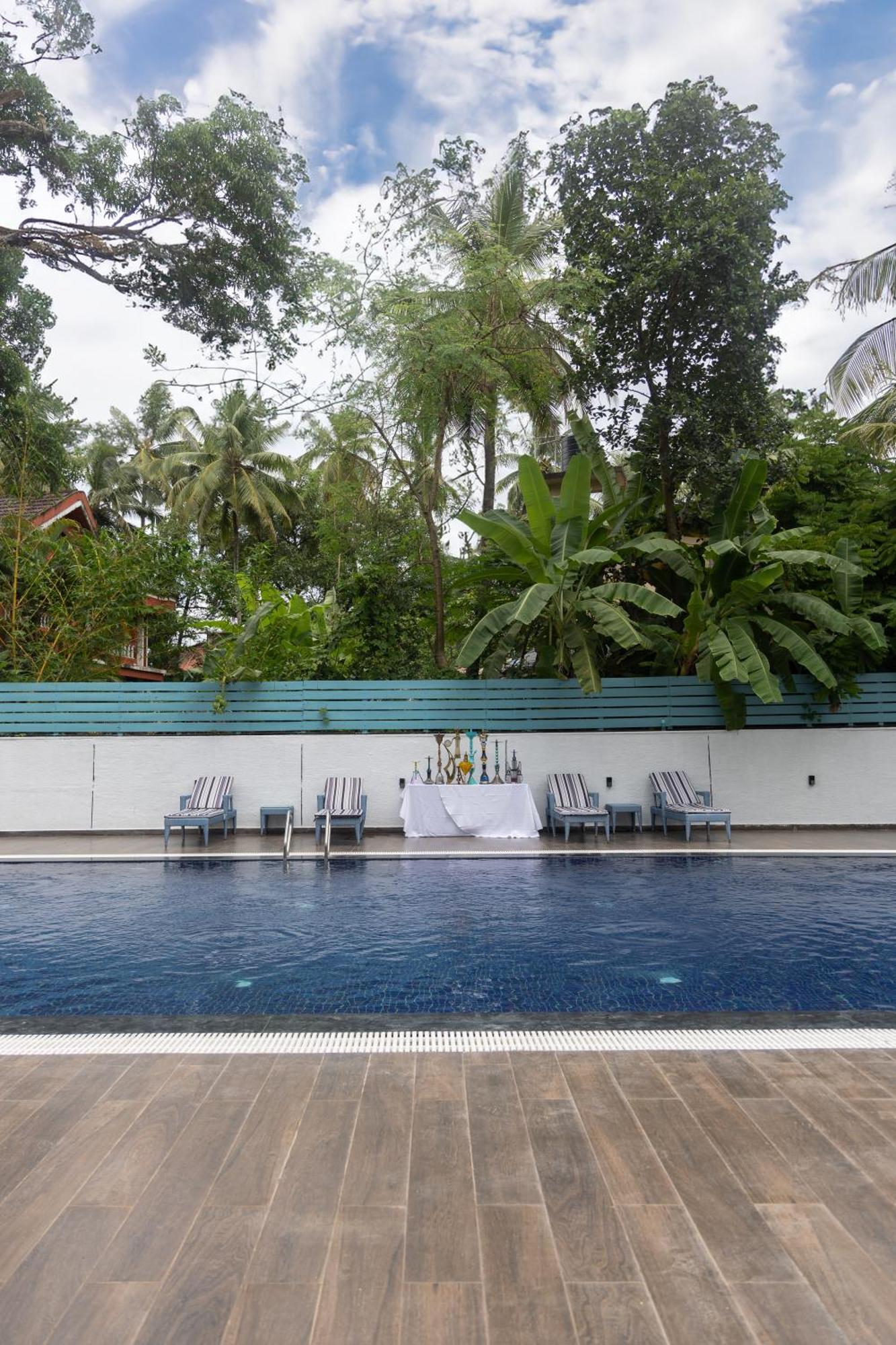 Ramada By Wyndham Goa Arpora Hotel Exterior photo